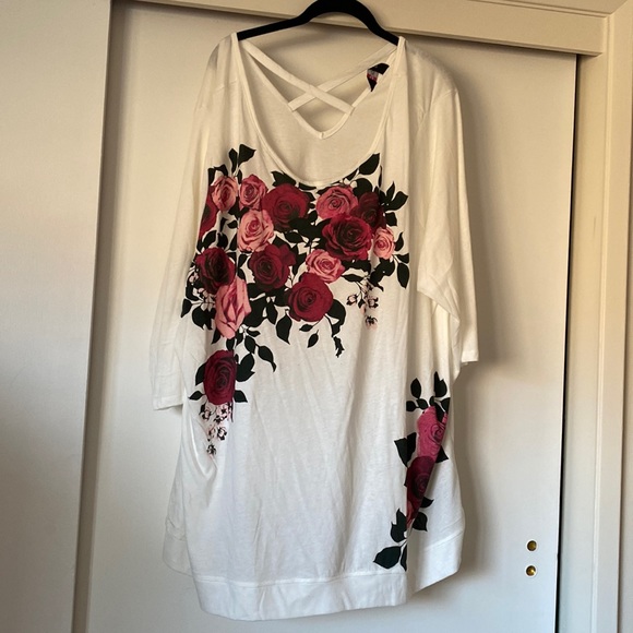 Size 5X beautiful mid length sleeve tshirt - Picture 1 of 4